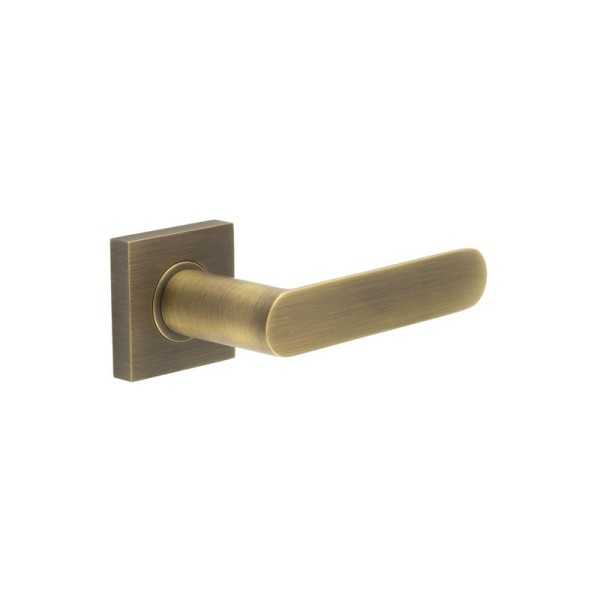 KENSINGTON LEVER HANDLE ON ROSE - (7 ROSE OPTIONS)